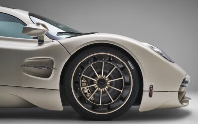 Pagani Utopia Pirelli Lastikleri Kullanılıyor