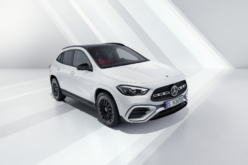 Sportif Kompakt SUV Mercedes Benz GLA Şimdi Türkiye de